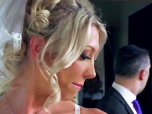 Blonde Braut fickt vor der Hochzeit in deutschem Park anal