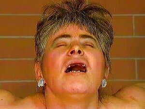 Pijpen Zonder Tanden porno en volwassen videos in hoge kwaliteit ...