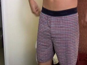 Papi Gay porn & sex videos in high quality at RunPorn.com