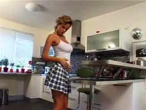BBW Hausfrau wird in ihrer Küche gefickt