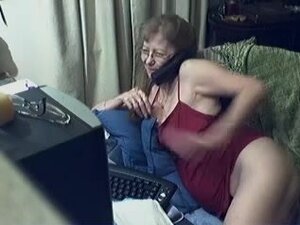 I'm caressing my hot body in amateur webcam clip